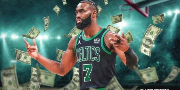 开云在线-名记：布朗将获历史最大合同 最后一年薪水7000万