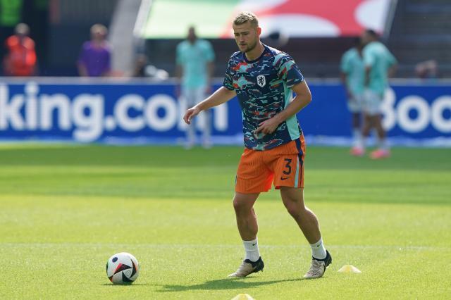 1720019635644026757.jpg 德里赫特.jpg